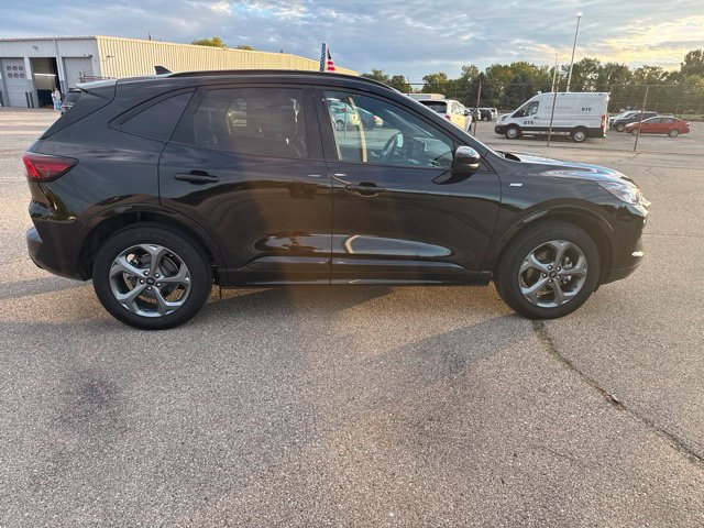 Certified 2023 Ford Escape ST-Line Select w/ Tech Pack #1 AWD/4WD image 10