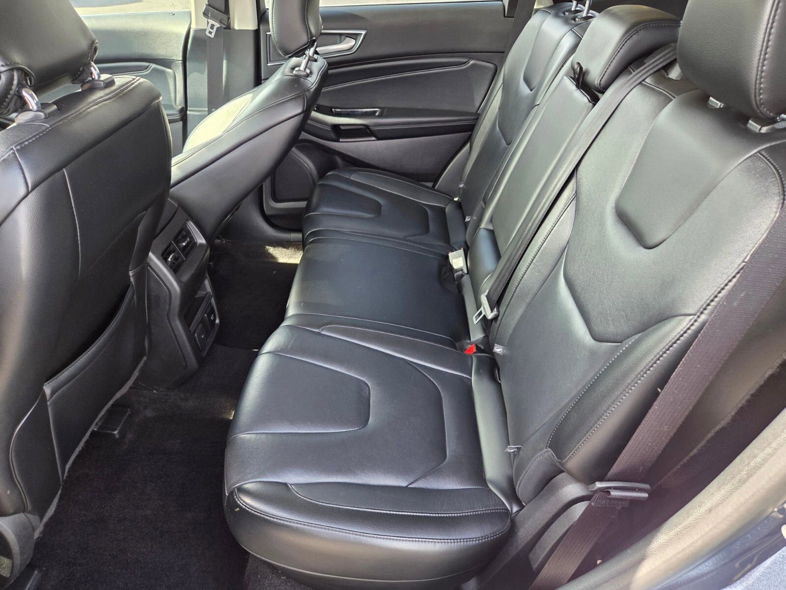 Certified 2019 Ford Edge Titanium AWD/4WD image 11