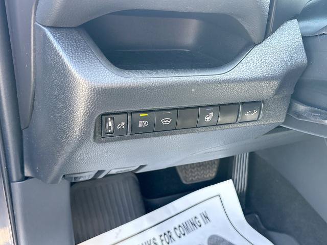 Used 2023 Toyota RAV4 XLE Premium AWD/4WD image 27