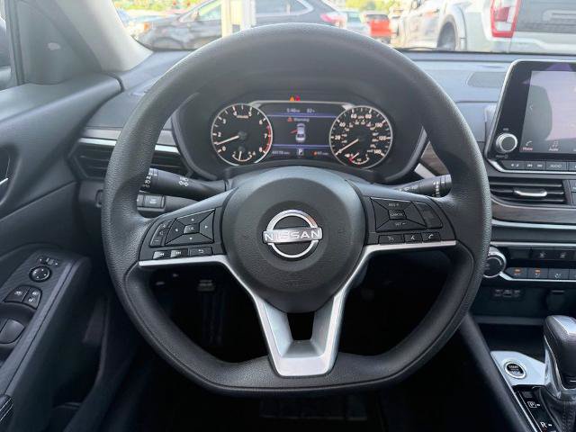 Used 2025 Nissan Altima 2.5 SV FWD image 15