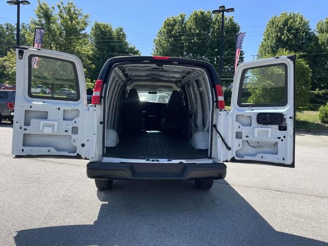 Used 2021 Chevrolet Express 2500 w/ Driver Convenience Package RWD image 11