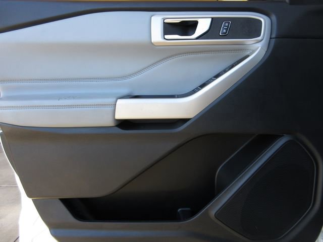 Certified 2022 Ford Explorer XLT w/ Equipment Group 202A image 10