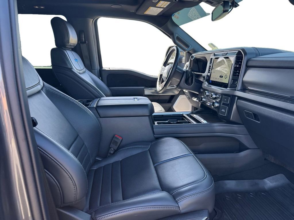 Certified 2025 Ford F350 Platinum w/ Tremor Off-Road Package AWD/4WD image 18