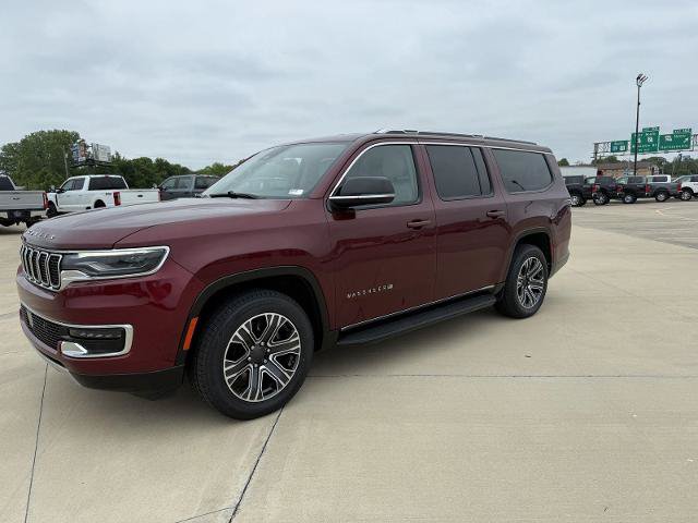 Used 2024 Jeep Wagoneer L Series II w/ Flexible Seating Group AWD/4WD image 4