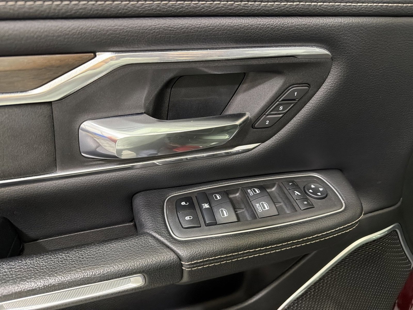 Used 2022 RAM 1500 Laramie AWD/4WD image 35