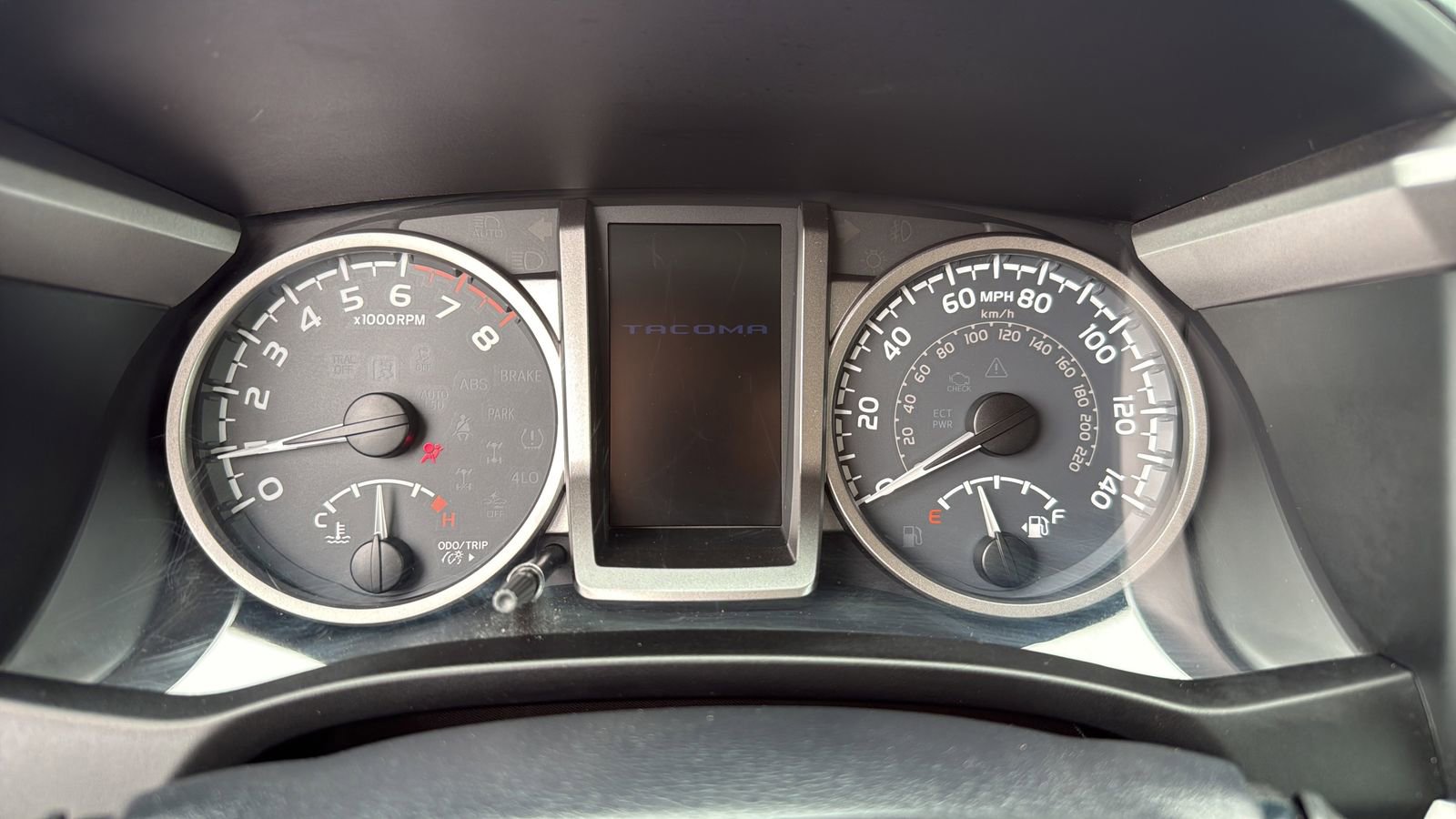 Used 2019 Toyota Tacoma SR5 AWD/4WD image 13