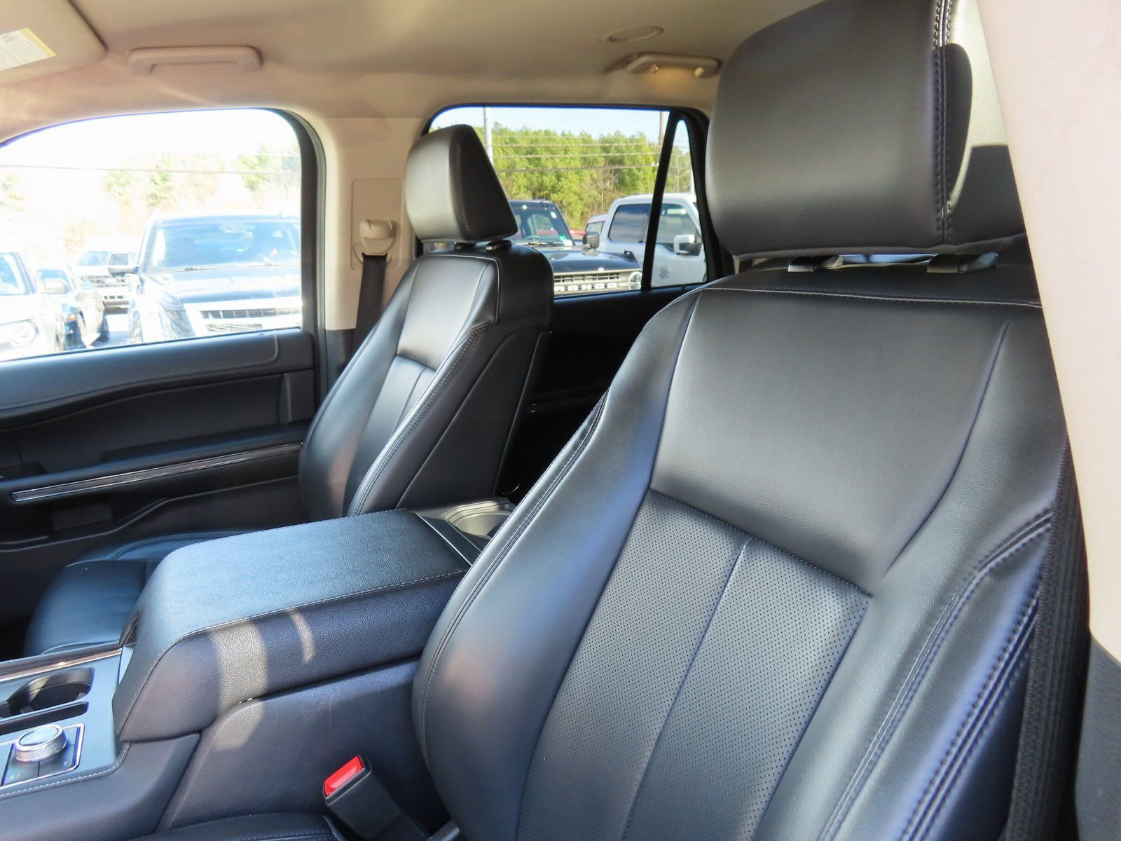 Certified 2024 Ford Expedition Max XLT image 28