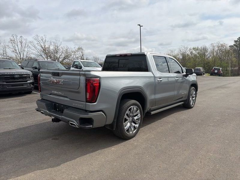 Used 2024 GMC Sierra 1500 Denali AWD/4WD image 3