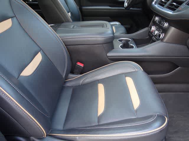 Used 2021 GMC Yukon AT4 w/ Technology Package AWD/4WD image 17