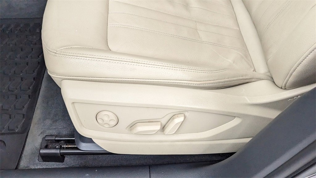 Used 2019 Audi Q5 Prestige w/ Prestige Package image 28