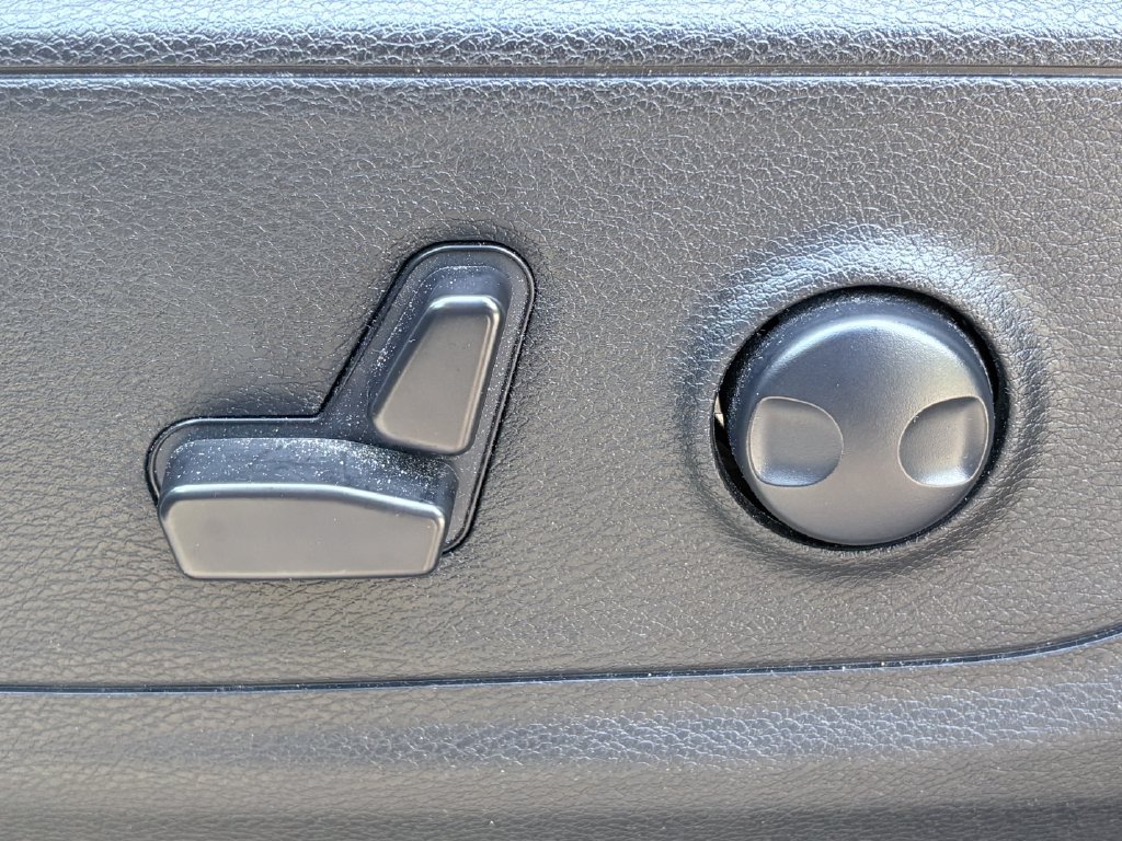 Used 2023 RAM 1500 Big Horn AWD/4WD image 9