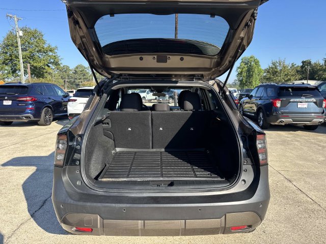 Used 2025 Nissan Kicks SV w/ SV Premium Package FWD image 10