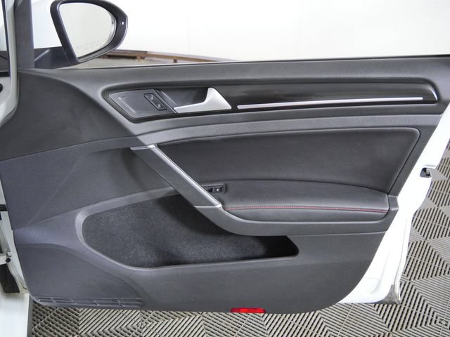 Used 2017 Volkswagen GTI SE FWD image 11