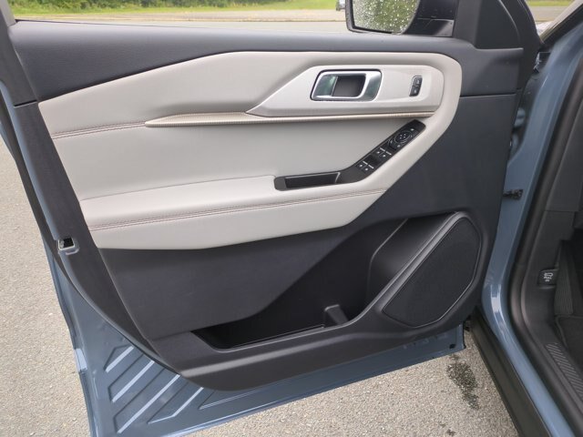 Certified 2026 Ford Explorer Active w/ Active Comfort Package RWD image 13