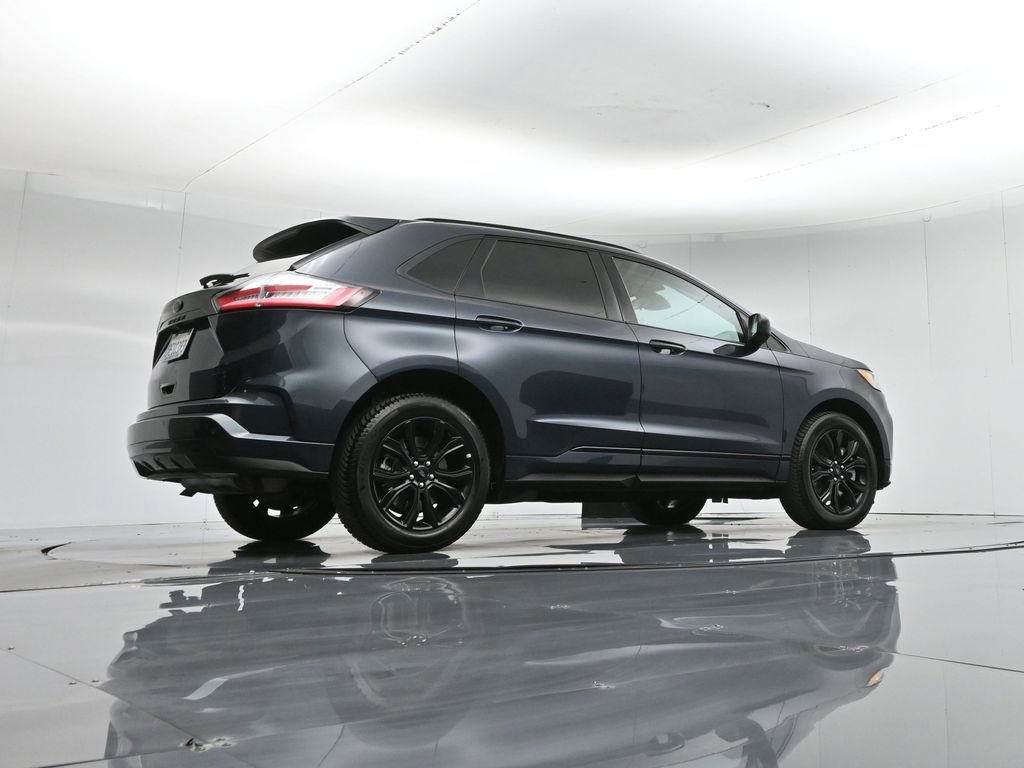 Certified 2022 Ford Edge SE w/ Black Appearance Package image 14