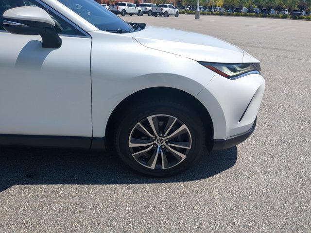 Used 2023 Toyota Venza LE AWD/4WD image 11