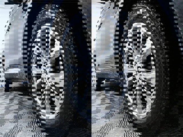 Certified 2023 Ford Explorer XLT w/ Equipment Group 202A image 7