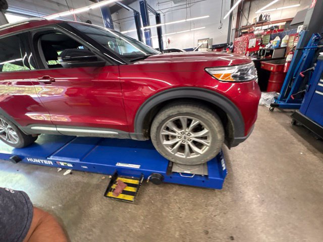 Certified 2021 Ford Explorer Limited w/ Equipment Group 301A AWD/4WD image 22