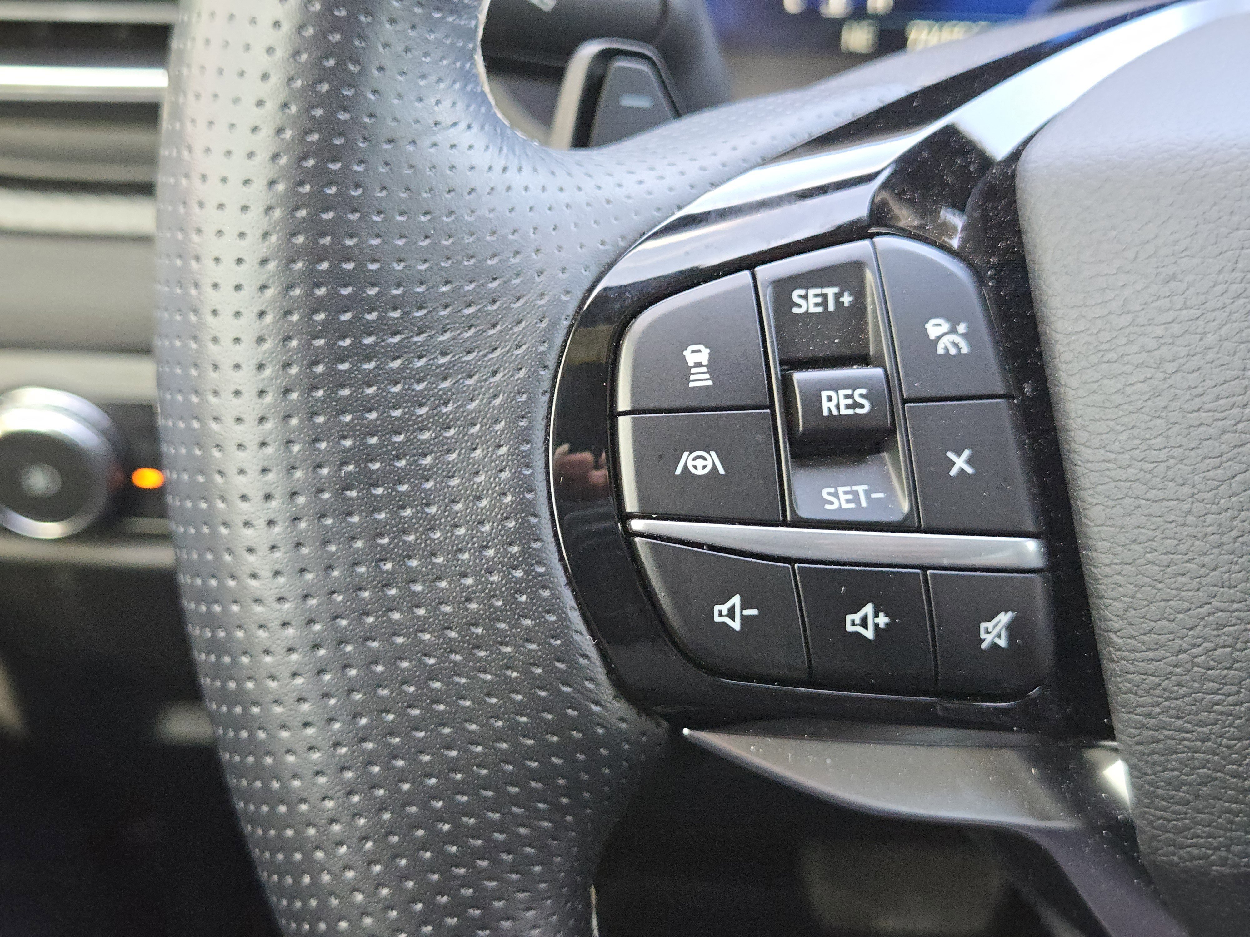 Certified 2021 Ford Explorer ST w/ Equipment Group 401A image 27