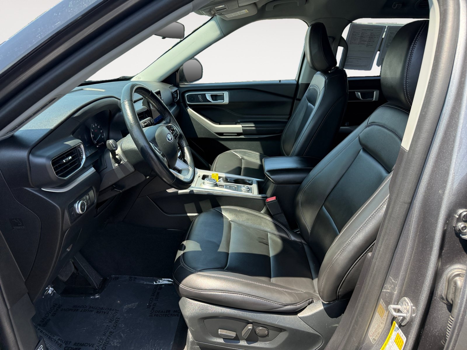 Certified 2022 Ford Explorer XLT w/ Equipment Group 202A AWD/4WD image 10