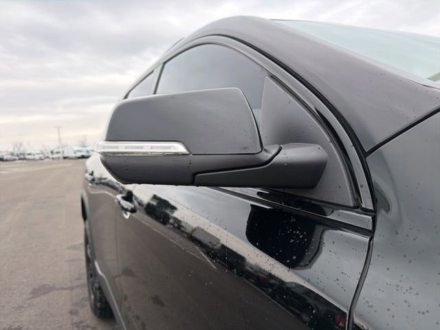 Used 2023 GMC Acadia AT4 w/ Technology Package image 8