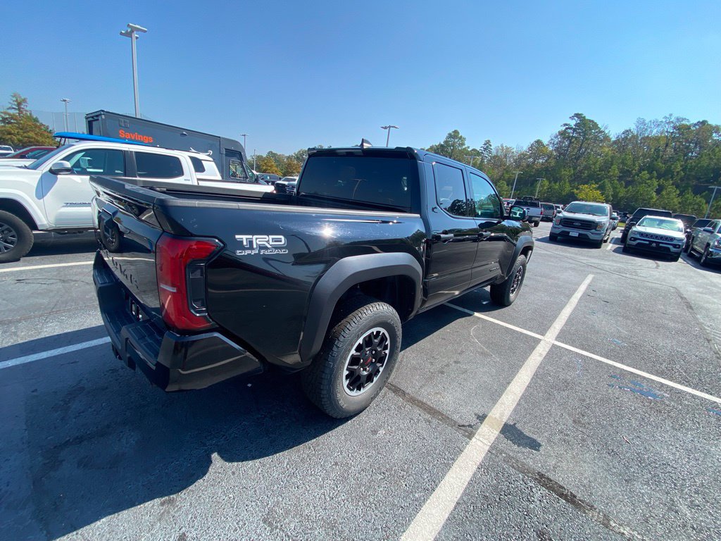 Used 2025 Toyota Tacoma TRD Off-Road AWD/4WD image 7