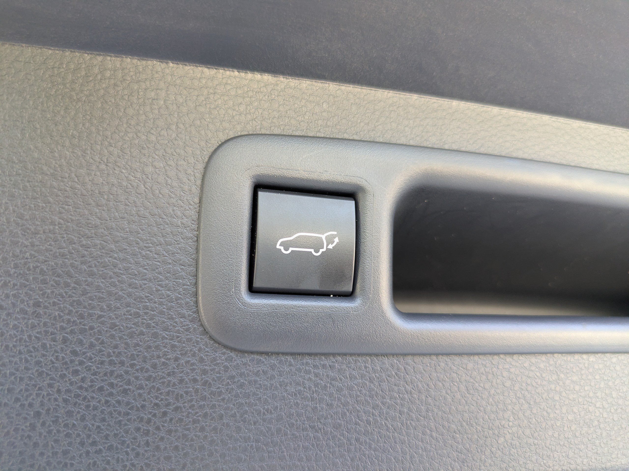 Used 2025 Toyota Highlander XLE FWD image 14