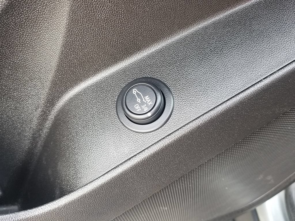 Used 2024 Chevrolet Equinox LT FWD image 27