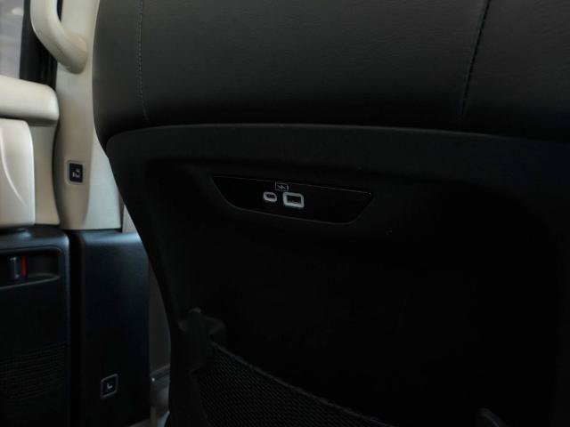 Used 2023 Chrysler Pacifica Touring-L FWD image 23