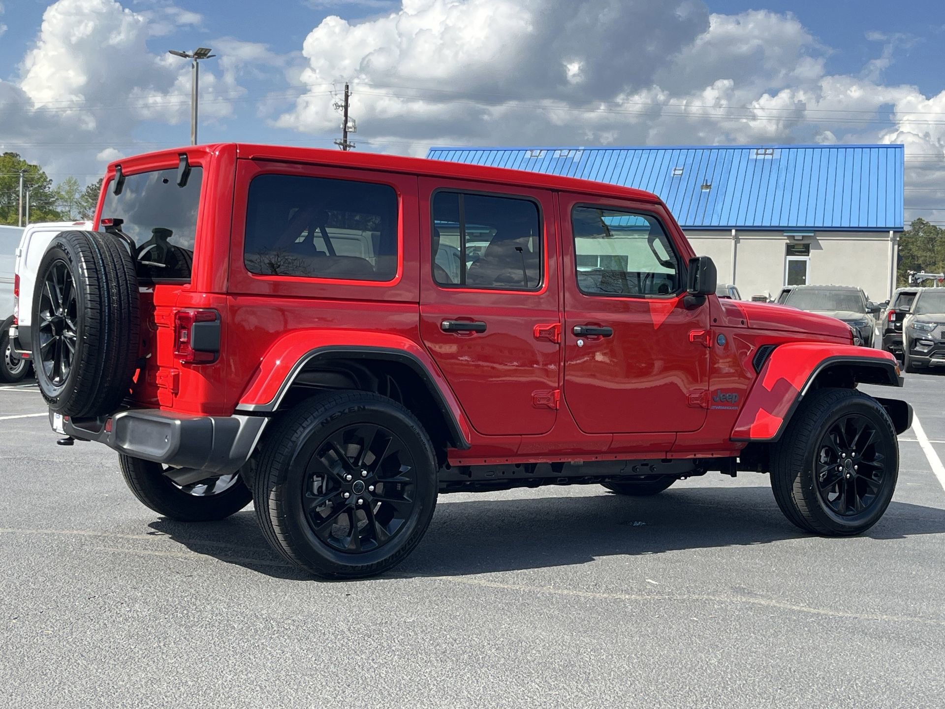 Used 2025 Jeep Wrangler Unlimited Sahara w/ Safety Group image 2
