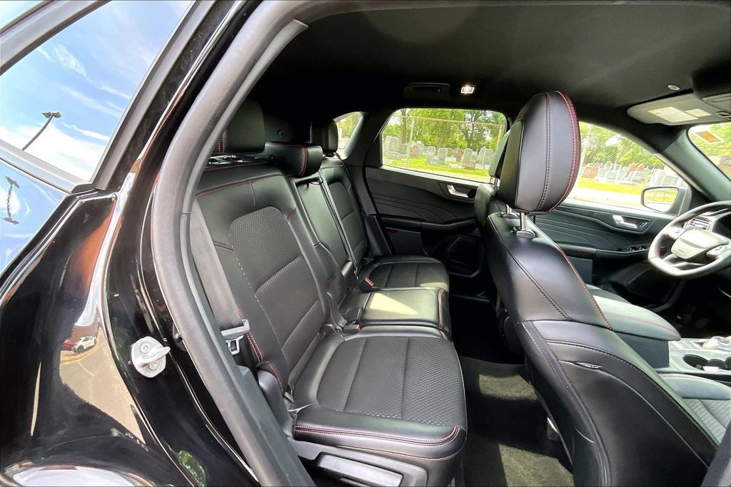 Certified 2025 Ford Escape ST-Line AWD/4WD image 25
