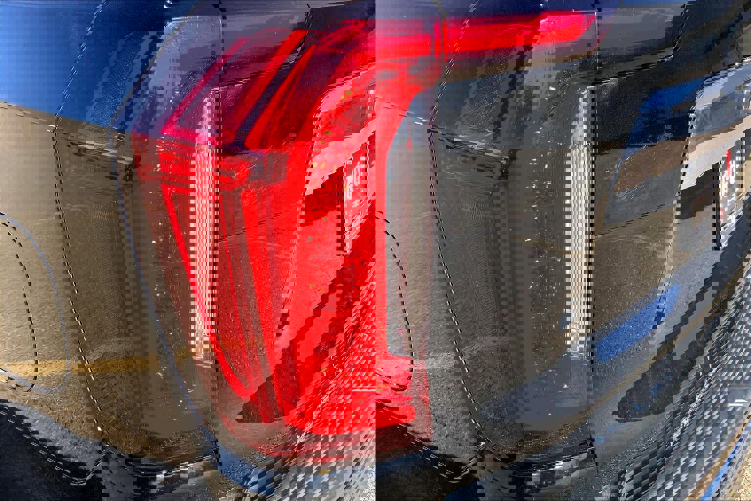 Used 2023 GMC Yukon SLT image 28