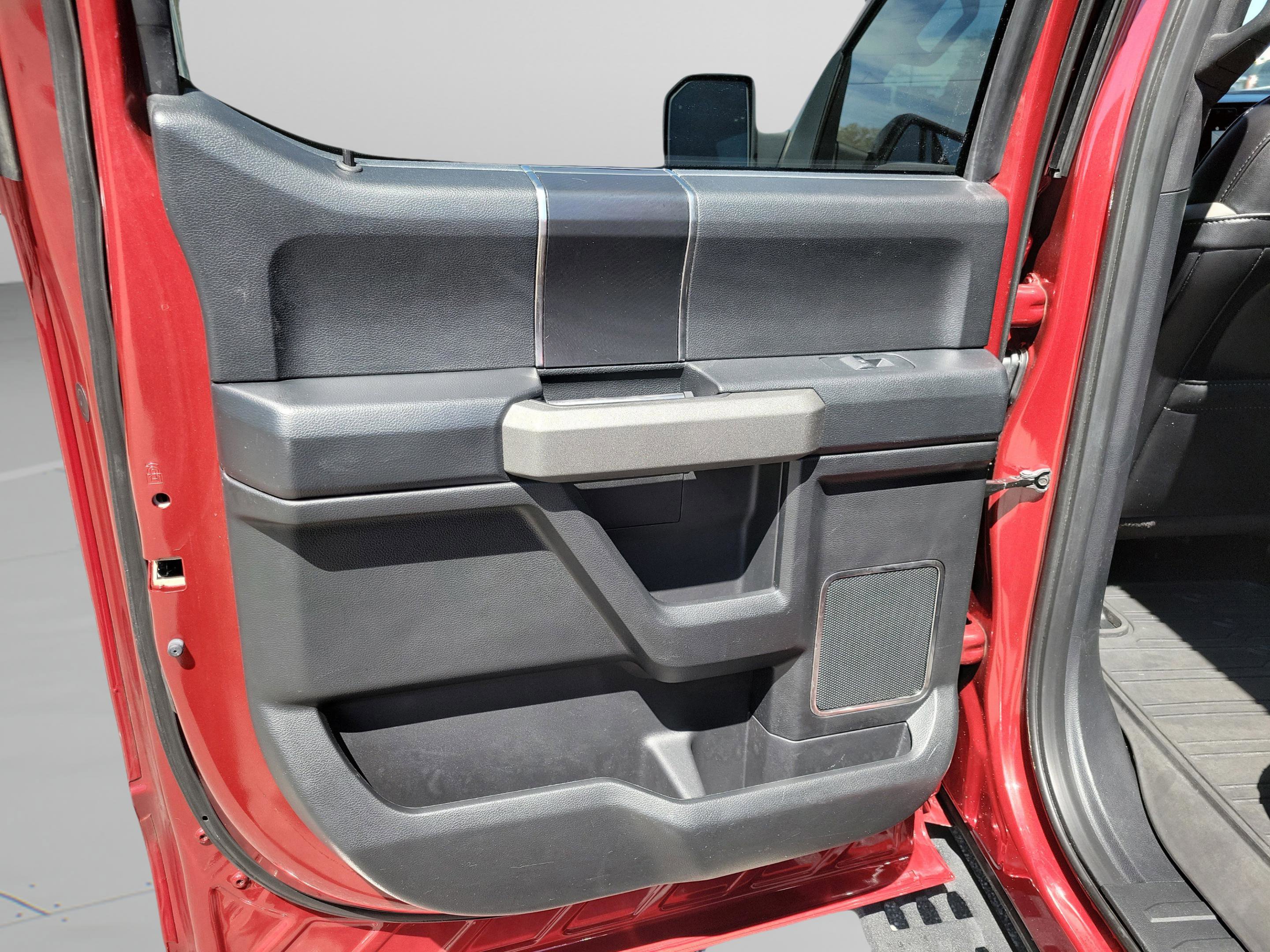 Certified 2018 Ford F150 Raptor w/ Equipment Group 802A Luxury image 25