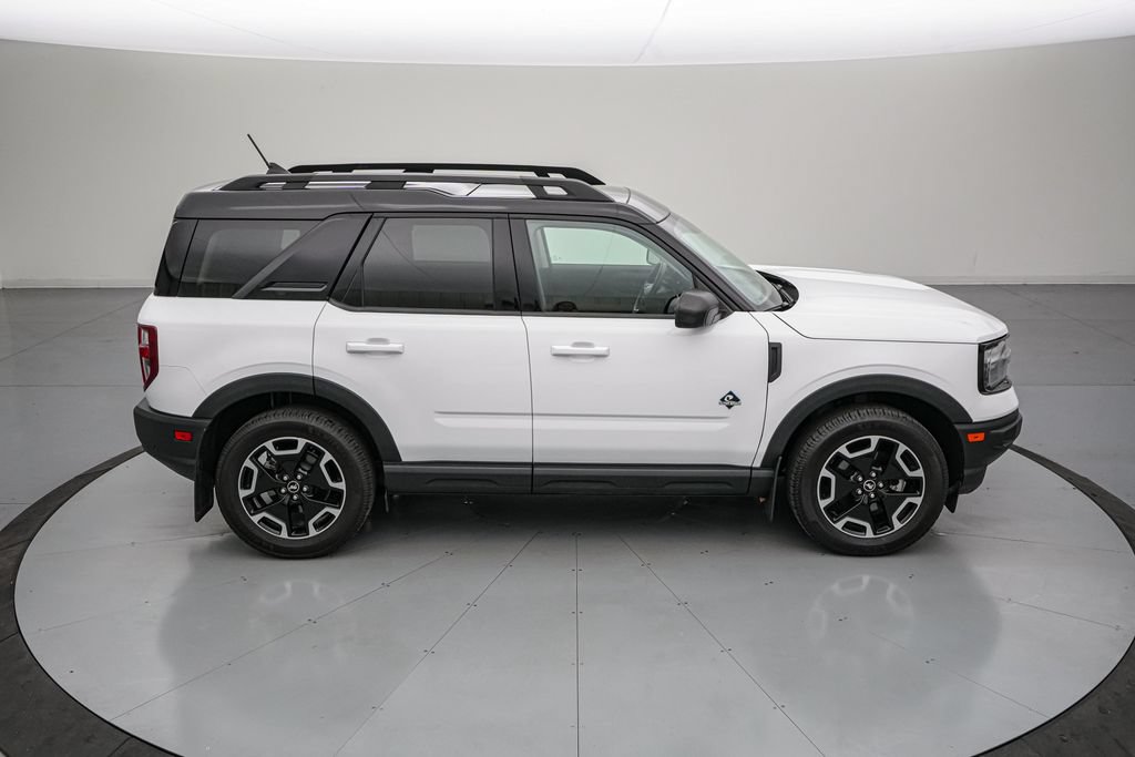 Certified 2023 Ford Bronco Sport Outer Banks w/ Tech Package AWD/4WD image 3