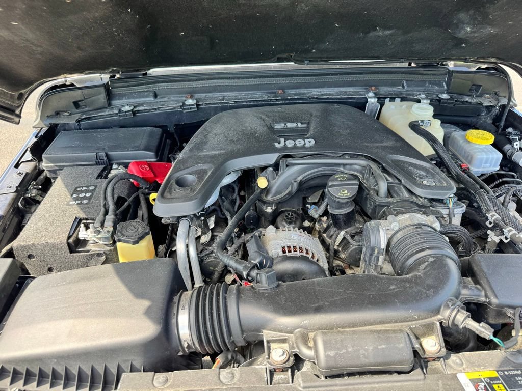 Used 2018 Jeep Wrangler Rubicon AWD/4WD image 35
