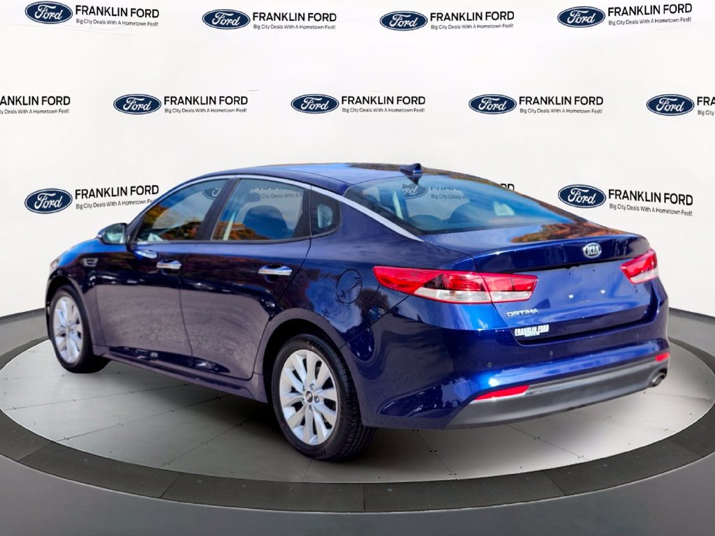 Used 2018 Kia Optima LX w/ 17" Alloy Wheels Package FWD image 3