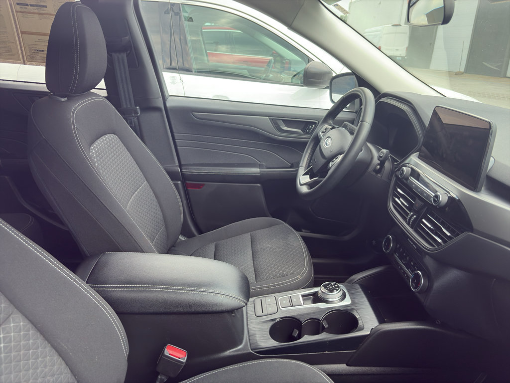 Certified 2023 Ford Escape Active w/ Cold Weather Package FWD image 3