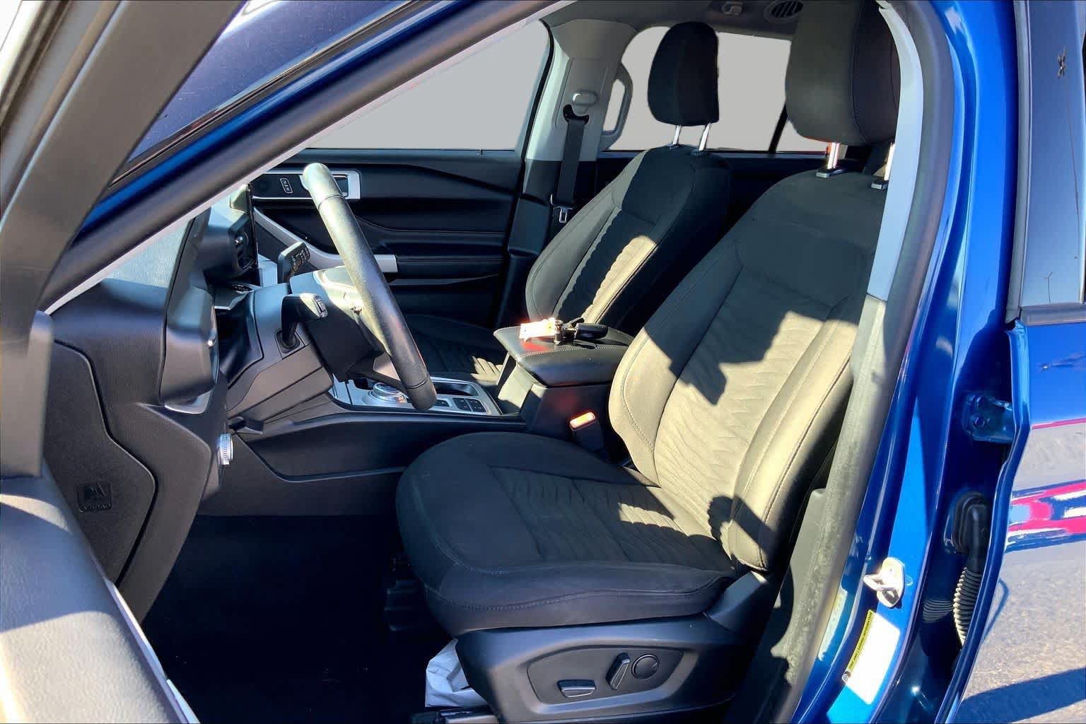 Certified 2021 Ford Explorer XLT RWD image 8