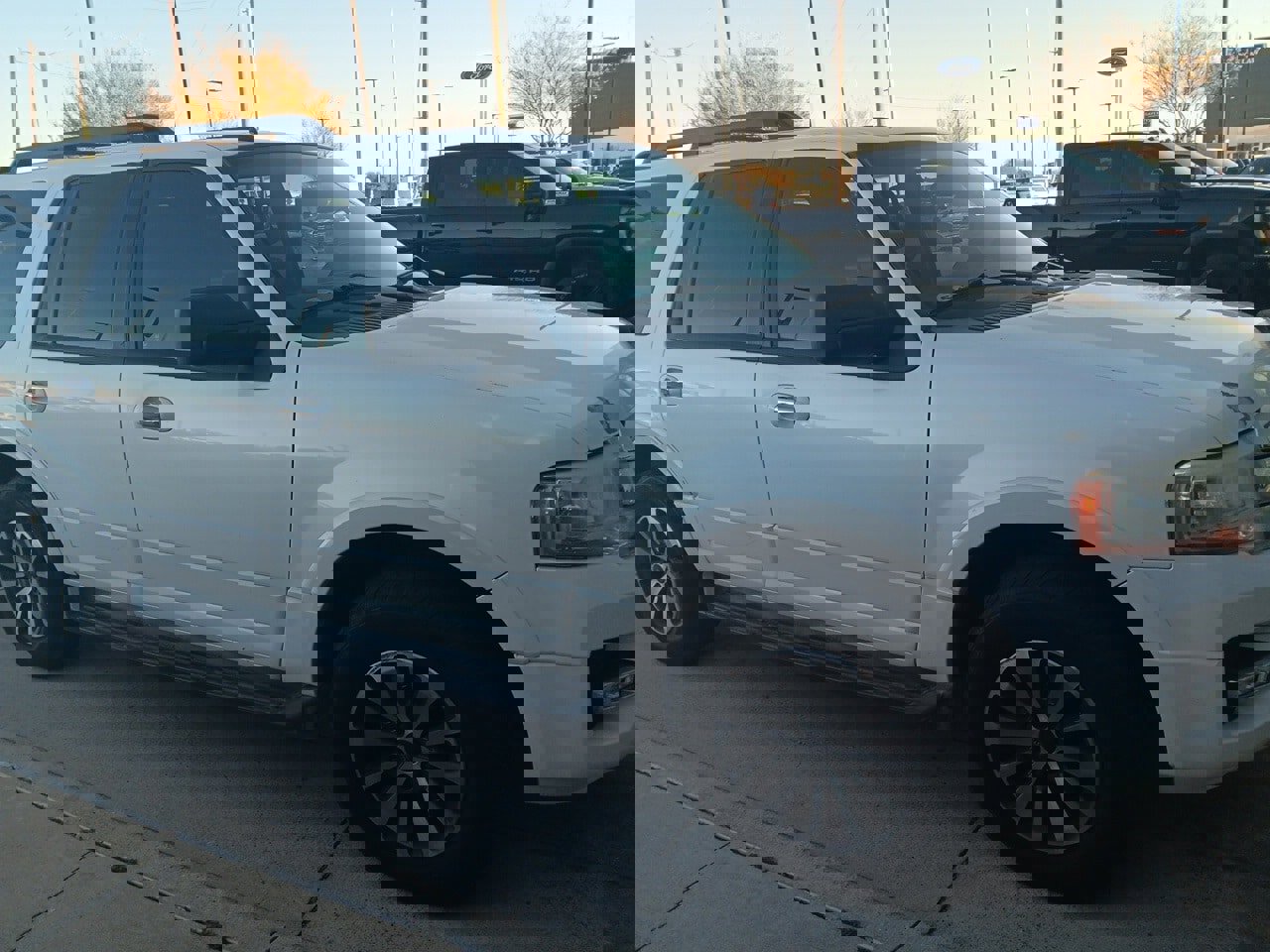 Certified 2017 Ford Expedition XLT w/ Equipment Group 201A image 8