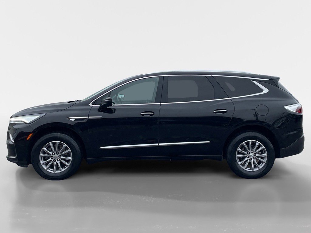 Used 2024 Buick Enclave Premium image 3