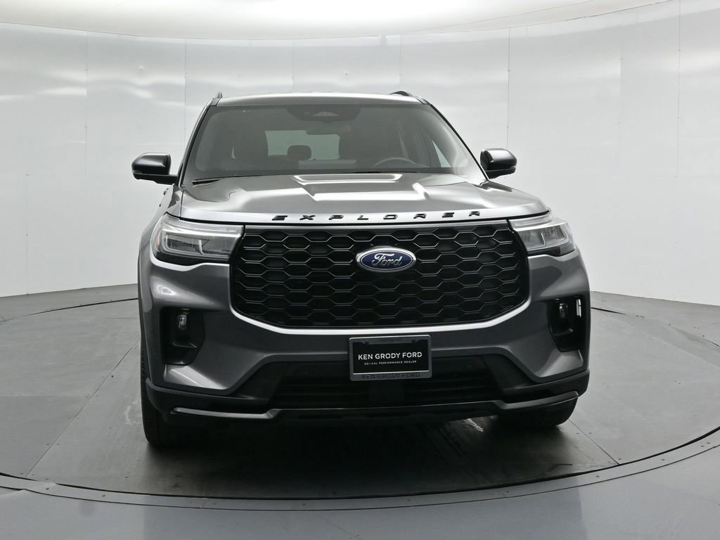 Certified 2025 Ford Explorer ST-Line w/ ST-Line Street Pack image 28