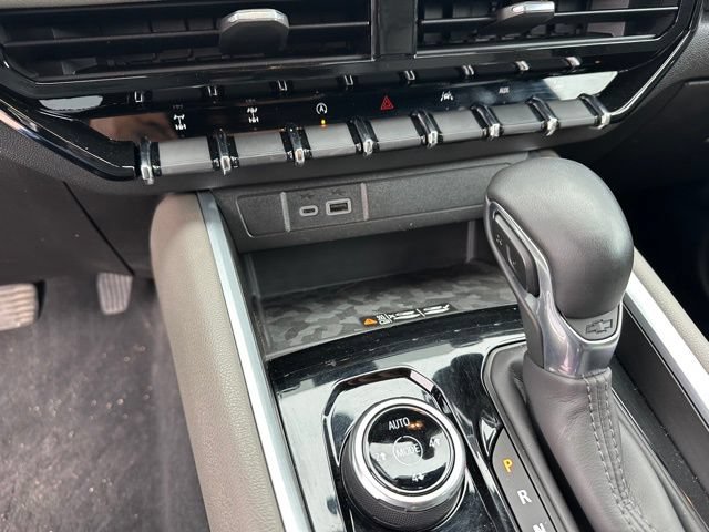 Used 2023 Chevrolet Colorado ZR2 w/ Desert Boss Special Edition AWD/4WD image 17