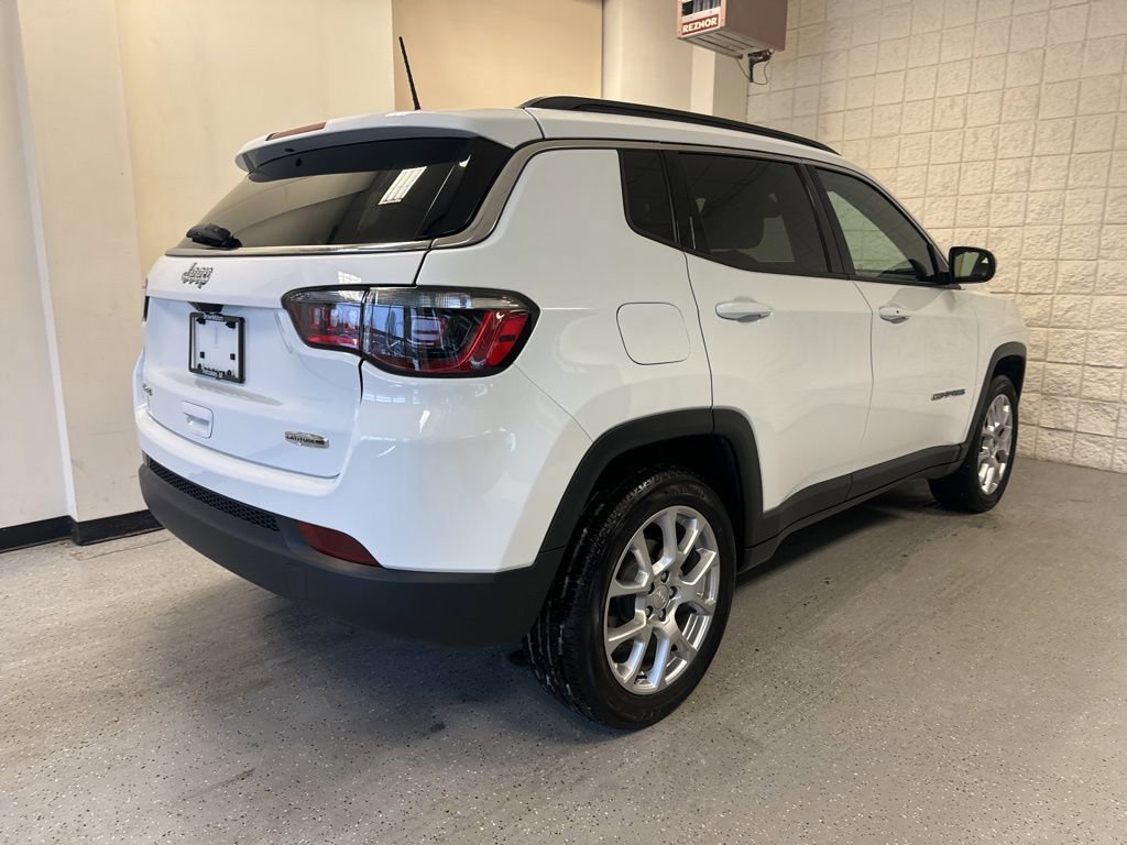 Used 2023 Jeep Compass Latitude image 7