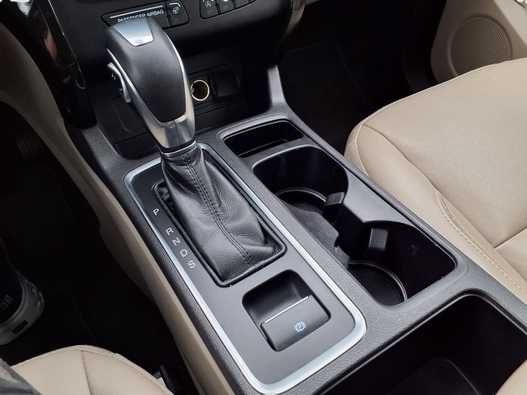 Certified 2019 Ford Escape Titanium AWD/4WD image 16
