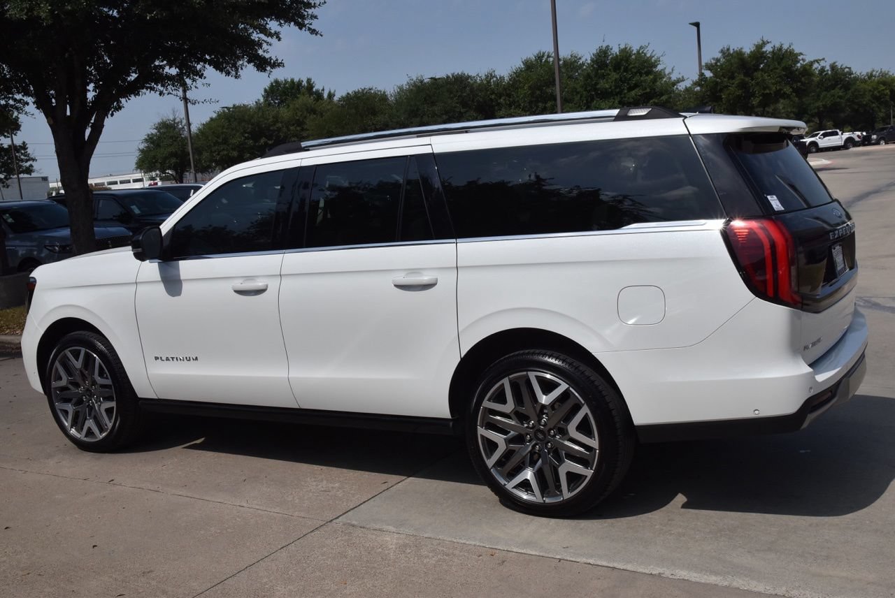 Certified 2025 Ford Expedition Max Platinum w/ Platinum Ultimate Package AWD/4WD image 11