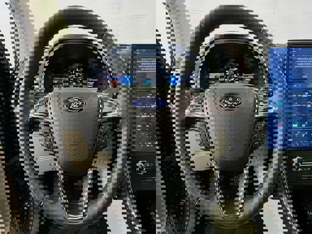 Certified 2024 Ford Edge Titanium image 19