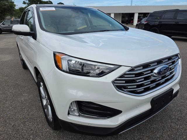 Certified 2022 Ford Edge Titanium AWD/4WD image 2