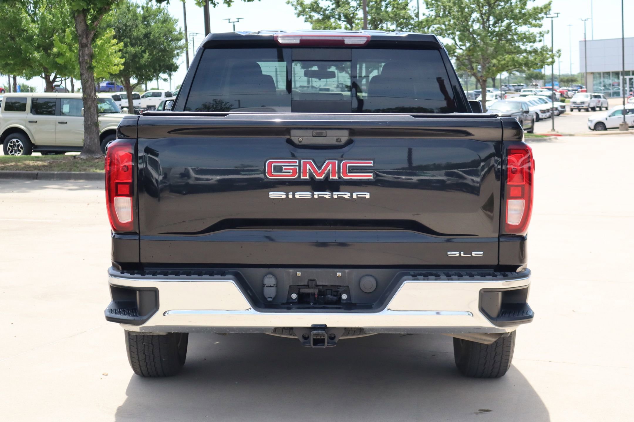 Used 2021 GMC Sierra 1500 SLE w/ Preferred Package AWD/4WD image 6