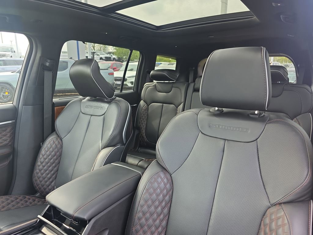 Used 2024 Jeep Grand Cherokee L Summit AWD/4WD image 19