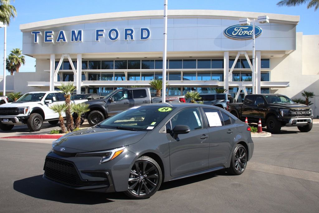 Used 2024 Toyota Corolla SE image 2